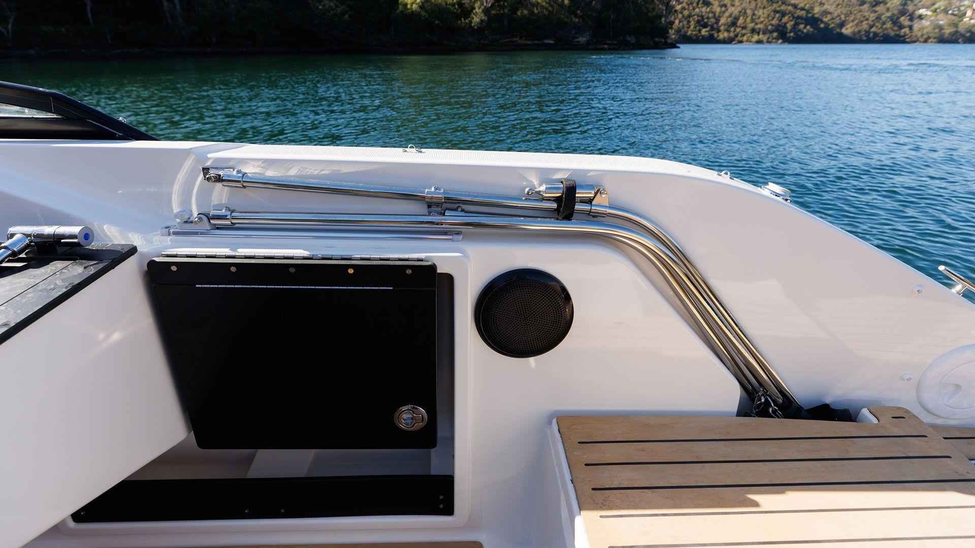 Quicksilver-675-Cruiser-Internal-10_15_11zon